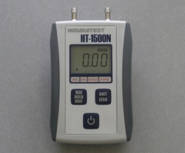 小型デジタルマノメータHT-1500NL